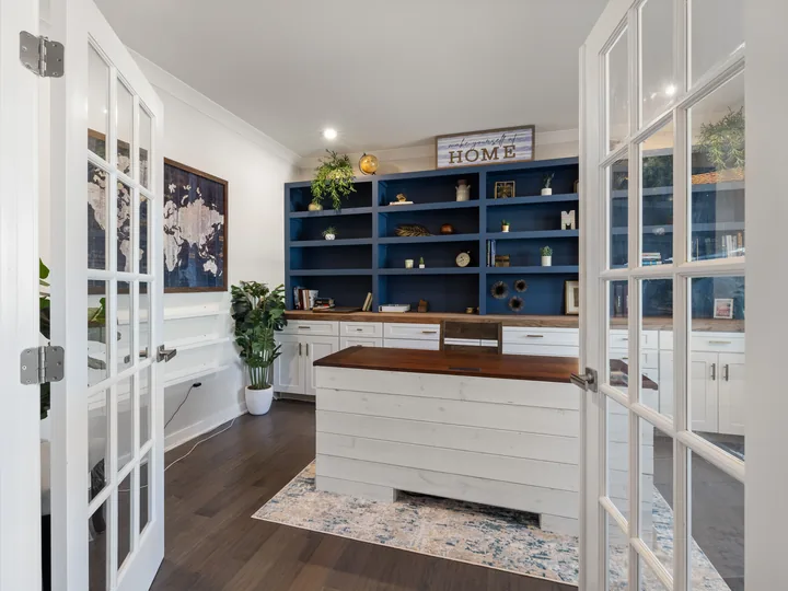 Home Office Cabinetry in a Cincinnati home
