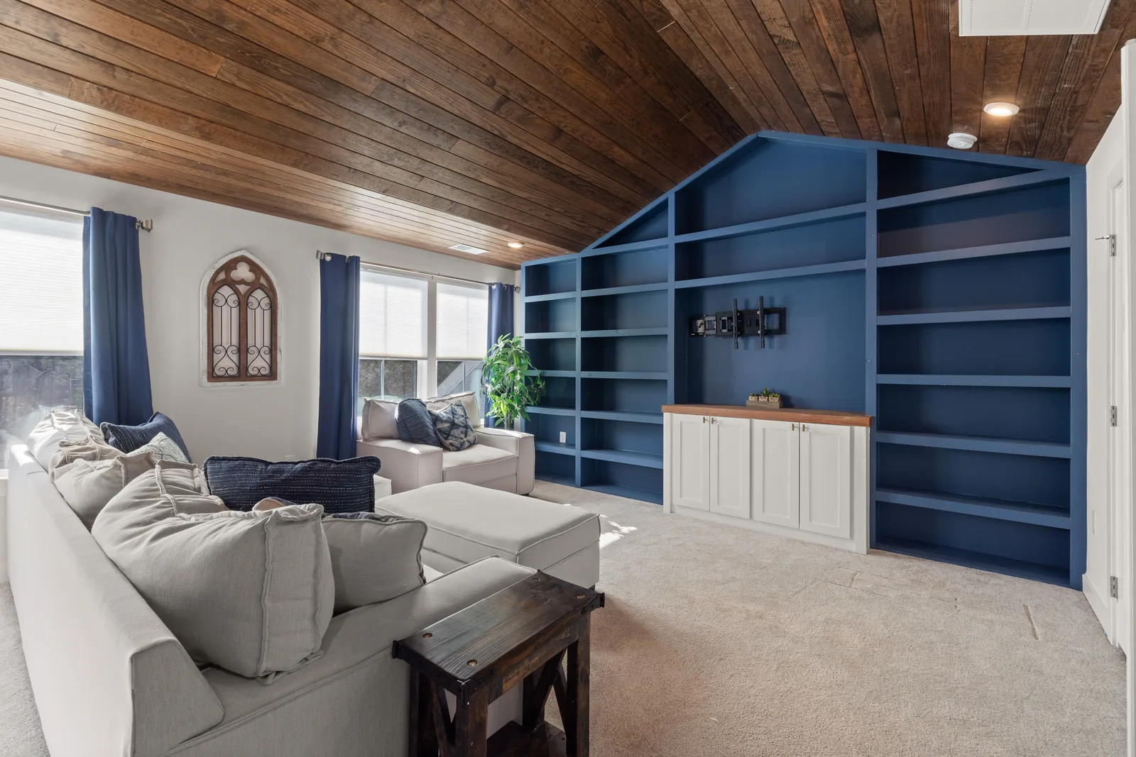 A custom built-in wall unit in a Cincinnati living room